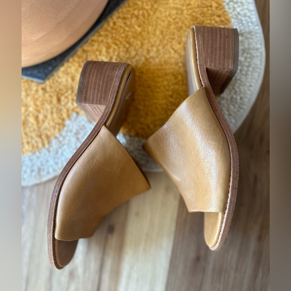 Frye Cindy Mule Block Heel Slip On Shoes Beige Tan Brown Size 7